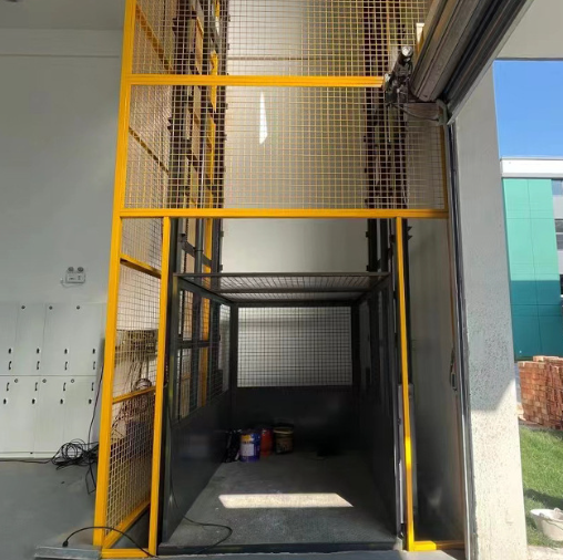 乐东导轨式升降机助力物流园破解运输难题