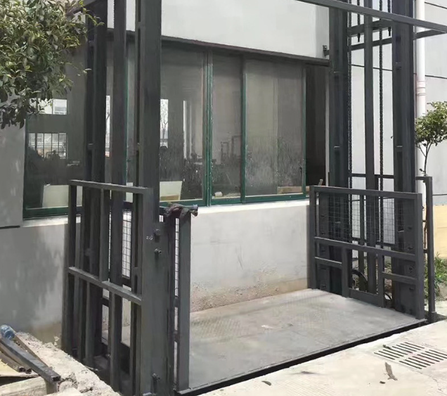 乐东导轨式施工升降机助力民生工程提速增效